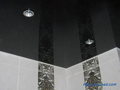 Conception de plafonds tendus dans la salle de bain