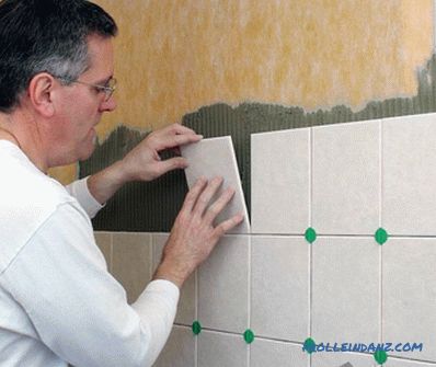 Poser des carreaux de céramique faites-le vous-même sur les murs, à même le sol