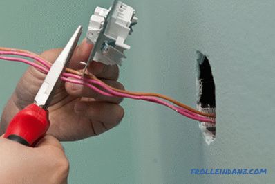 Comment connecter un interrupteur avec deux clés + Photo