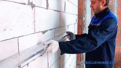 Murs en plâtre sans balises de leurs propres mains