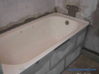 Comment fixer le bain au mur