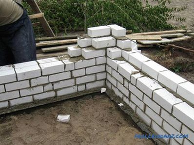 Comment poser une brique de silicate - Pose de murs en briques de silicate