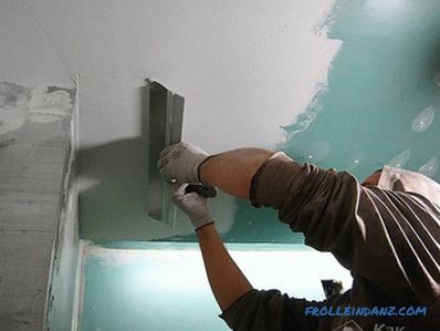 Blanchir le plafond de leurs propres mains - peinture à base d'eau, chaux, craie