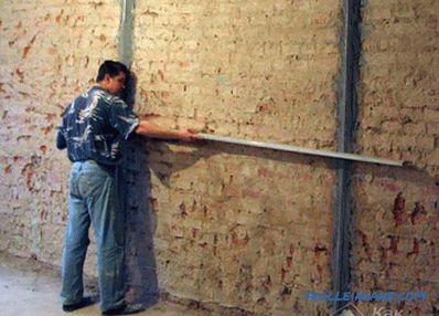 Comment installer des balises sur le mur