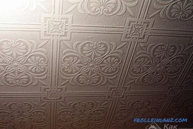 Comment coller du papier peint au plafond