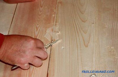 Comment peindre un plancher de bois dans la maison au chalet